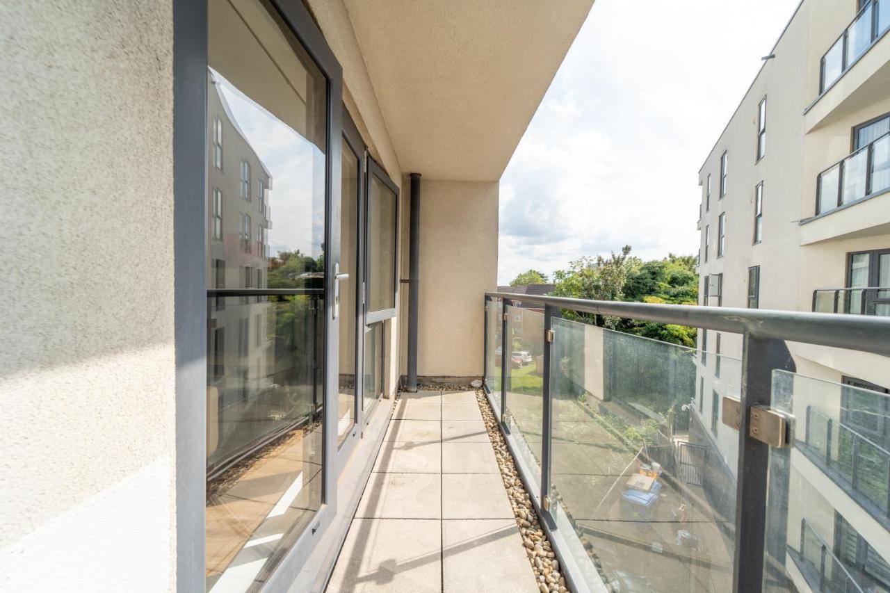 Spacious Apartment In Woking Town Centre 外观 照片