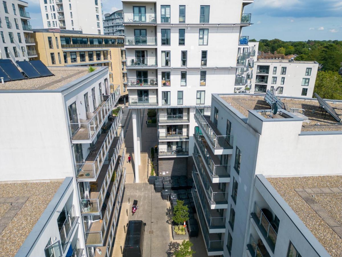 Spacious Apartment In Woking Town Centre 外观 照片