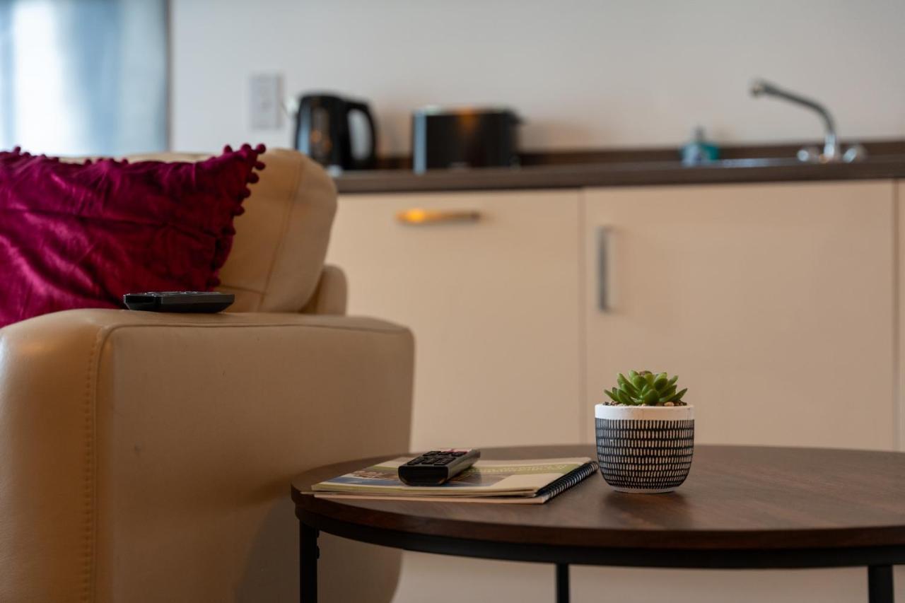 Spacious Apartment In Woking Town Centre 外观 照片
