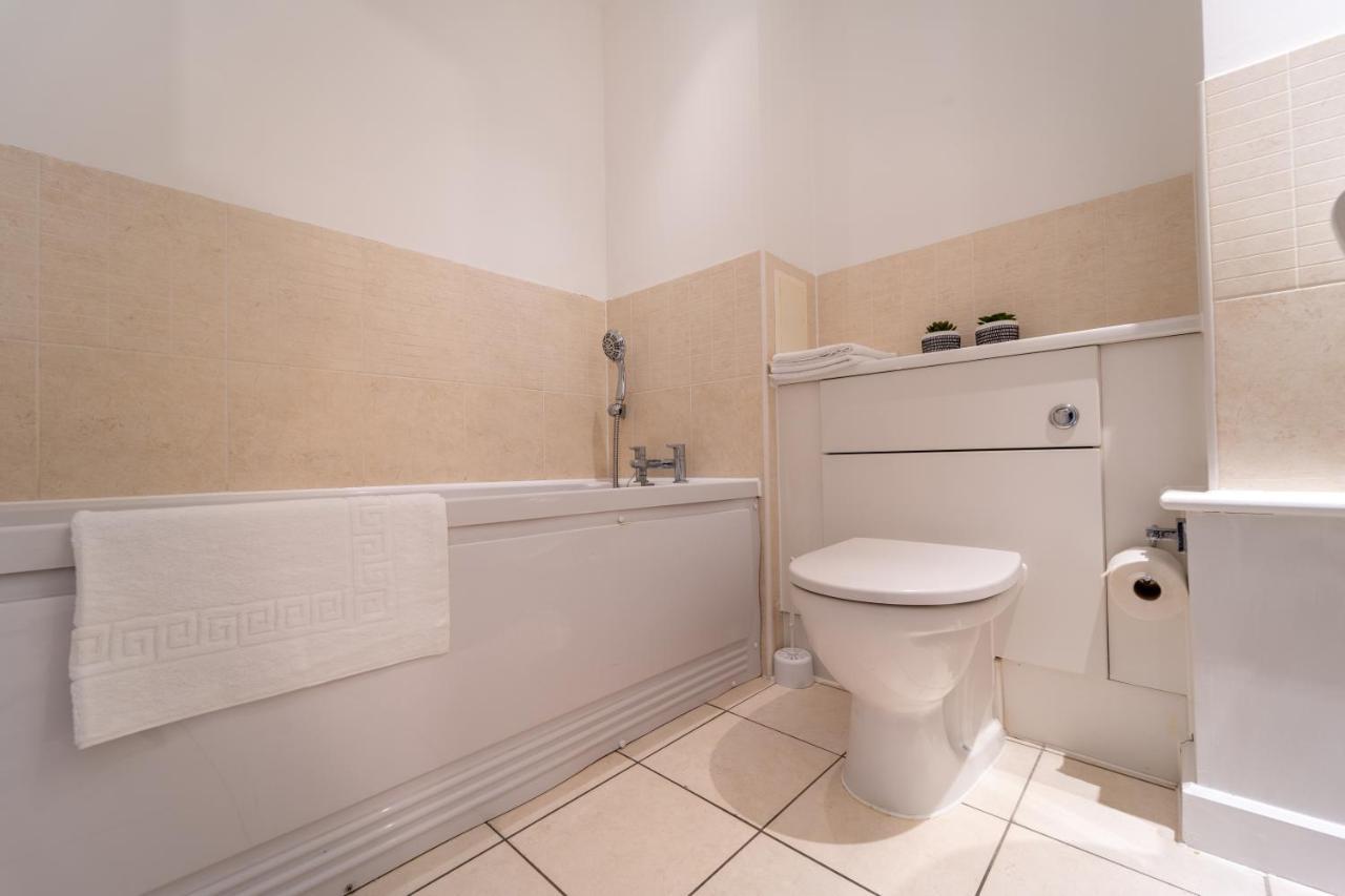Spacious Apartment In Woking Town Centre 外观 照片
