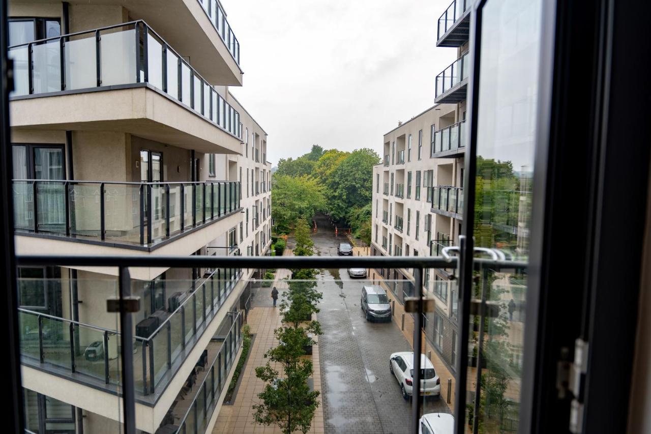 Spacious Apartment In Woking Town Centre 外观 照片