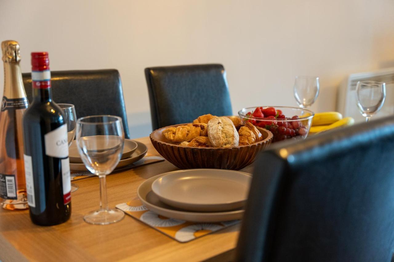 Spacious Apartment In Woking Town Centre 外观 照片